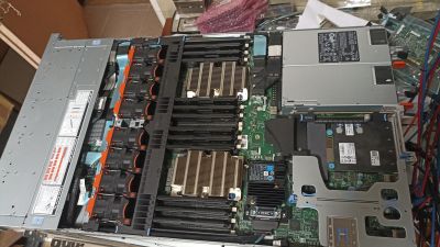 Dell 1U 2SFF+8NVME R640, 2x Xeon Silver 4114, 16GB RAM