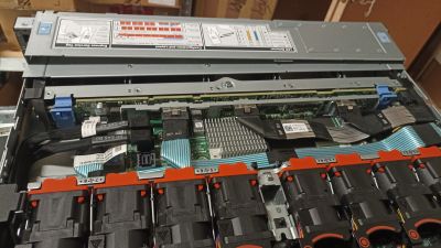 Dell 1U 2SFF+8NVME R640, 2x Xeon Silver 4114, 16GB RAM