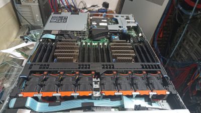 Dell 1U 2SFF+8NVME R640, 2x Xeon Silver 4114, 16GB RAM