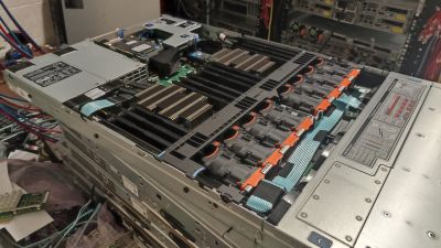 Dell 1U 2SFF+8NVME R640, 2x Xeon Silver 4114, 16GB RAM