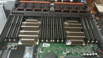 Dell 1U 8SFF R640, 2x Xeon Gold 6138, 192GB RAM