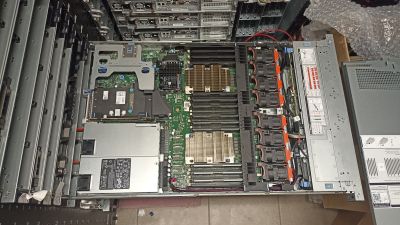Dell 1U 8SFF R640, 2x Xeon Gold 6138, 0GB RAM