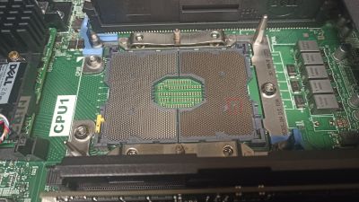 Dell 1U 8SFF R640, 2x Xeon Bronze 3104, 0GB RAM