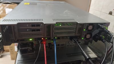 Cisco UCSC-C240-M4S 2U 8SFF 2PSU, 2x Intel Xeon E5-2667 v4, 32GB RAM