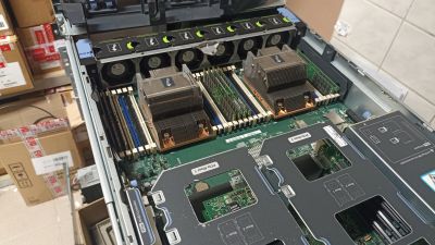 Cisco UCSC-C240-M4S 2U 8SFF 2PSU, 2x Intel Xeon E5-2667 v4, 32GB RAM