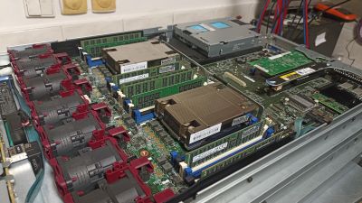 HP ProLiant DL360 Gen9 1U 8SFF 1PSU, 2x E5-2650v3, 128GB RAM - CZJ51802LK