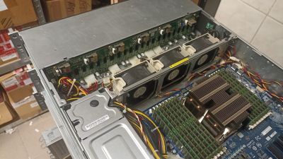 Supermicro 2U 24SFF 6x SFF-8087 2PSU, MZ31-AR0-00, AMD EPYC 7401P 24C/48T, 2x 10GbE SFP+