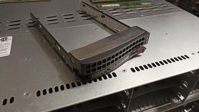 Supermicro rámeček na 3,5" disk